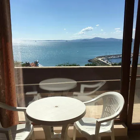 Relax بيت شباب *