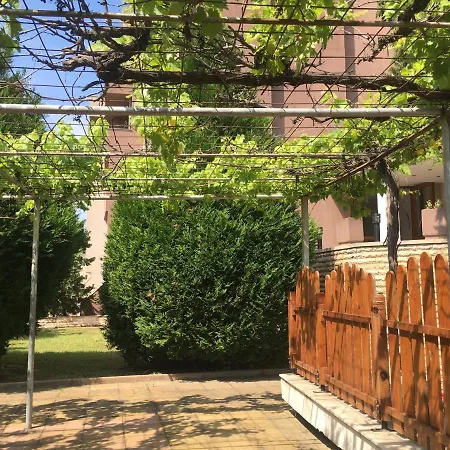 Relax Hostel Burgas City