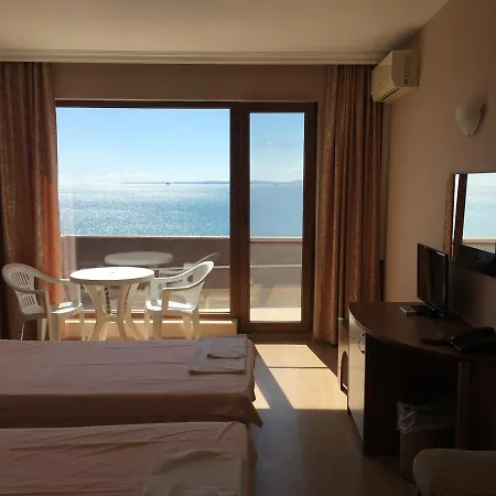 Relax Hotel *