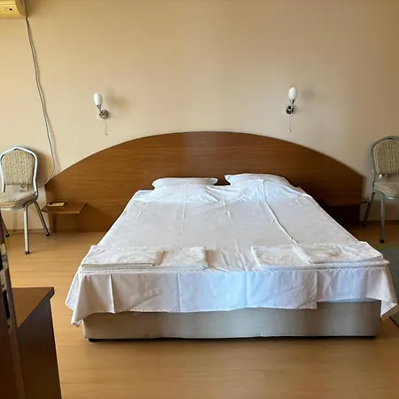 Relax Hotel *